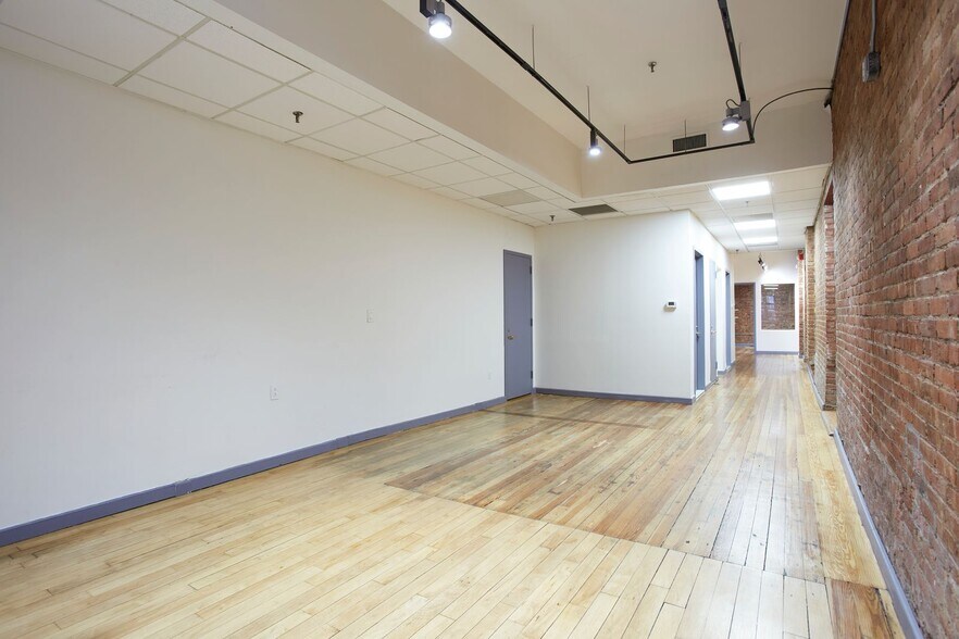 More Photos Of 179 Franklin St, New York Office Residential For Lease