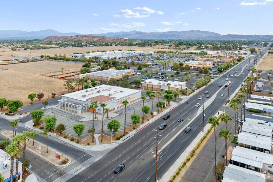 More Photos Of 1605 S San Jacinto Ave, San Jacinto Drugstore For Sale