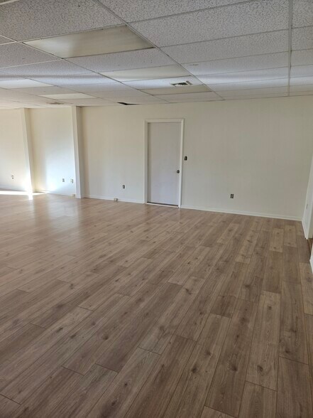 More Photos Of 10 Bluff Ave, Clinton Medical For Sale