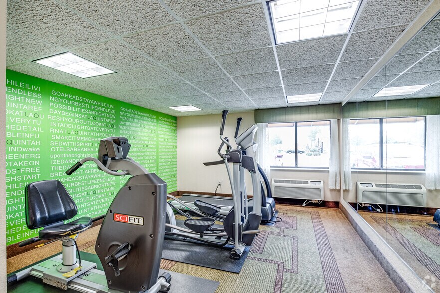 More Photos Of 7815 Nicollet Ave S, Bloomington Hotel For Sale