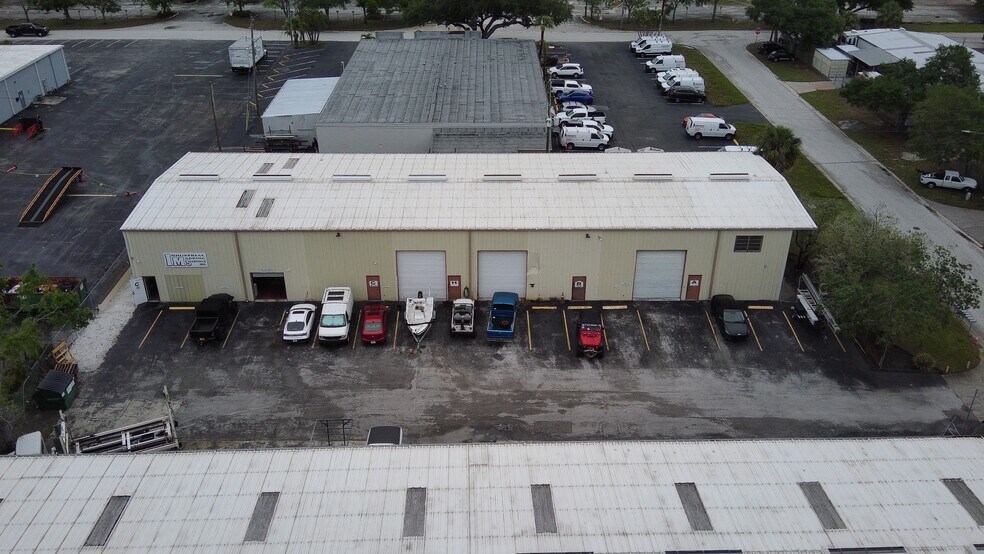 More Photos Of 10830 Canal St, Seminole Unknown For Lease