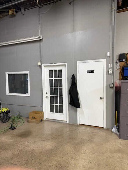 More Photos Of 7682 E 46th Pl, Tulsa Auto Dealership For Lease