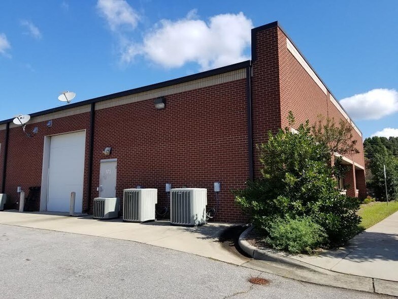 More Photos Of 173 Towerview Ct, Cary Flex For Lease