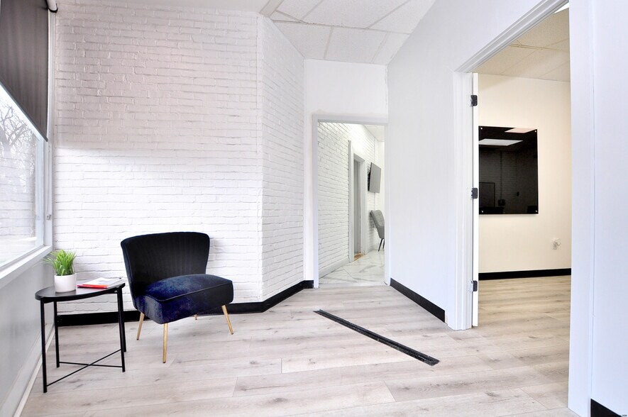 More Photos Of 258 Windsor Ave, Windsor Freestanding For Sale