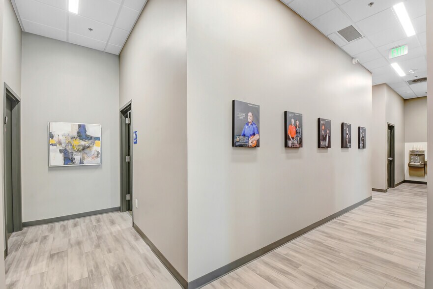 More Photos Of 1031-1033 Montana Ave, Santa Monica Freestanding For Sale