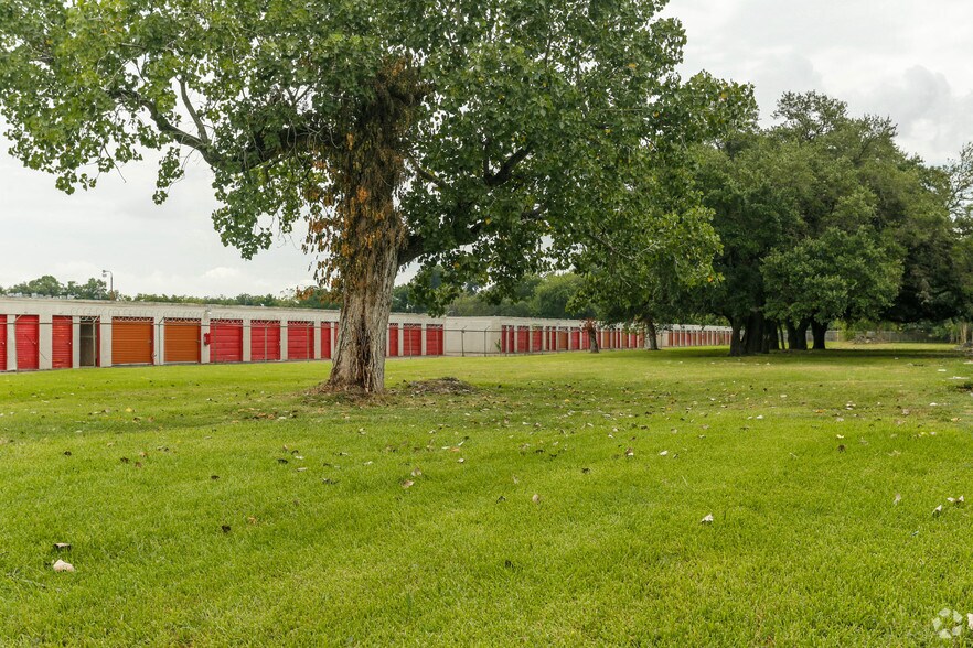 More Photos Of 1051 Burke Rd, Pasadena Land For Sale