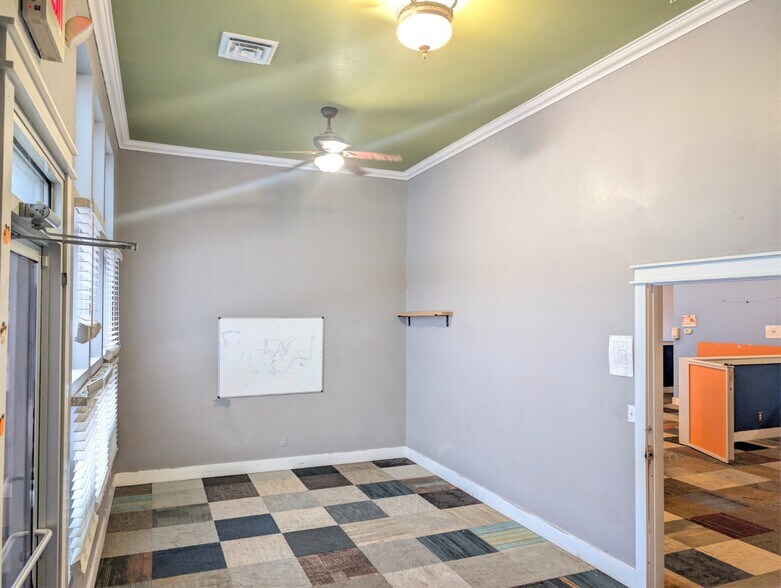 More Photos Of 30736 Highway 200, Ponderay Storefront Retail Office For Lease