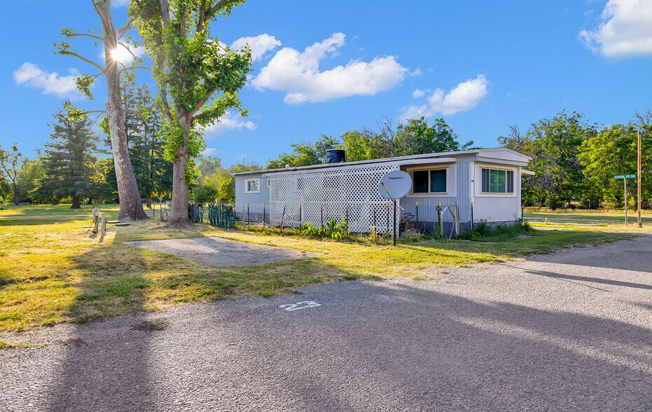More Photos Of 24850 5th Ave, Los Molinos Manufactured Housing Mobile Home Park For Sale