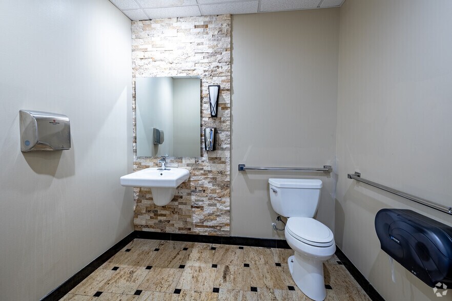 More Photos Of 315 Walt Whitman Rd, Huntington Station Office For Lease