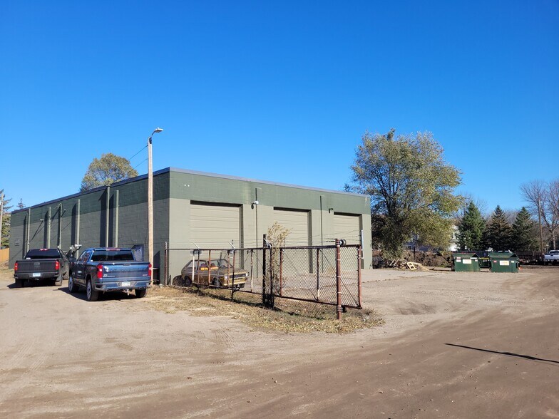More Photos Of 10059 Polk St, Blaine Warehouse For Lease