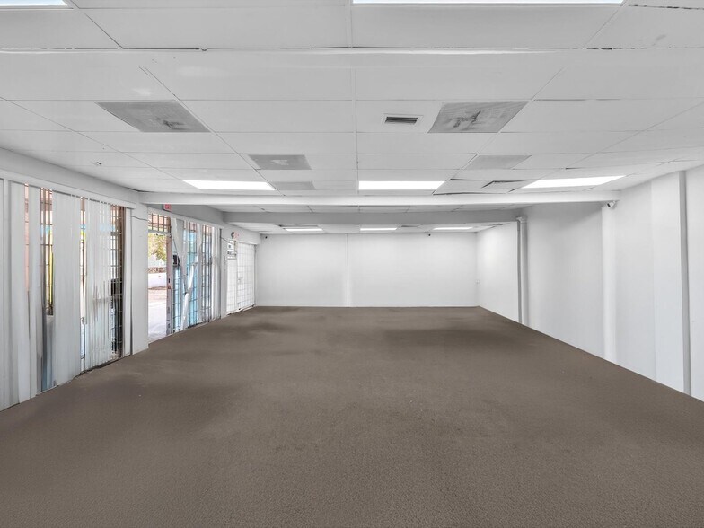 More Photos Of 1451 W Flagler St, Miami General Retail For Sale