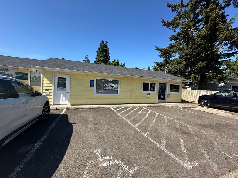 More Photos Of 945 Alder Dr N, Salem Office For Lease