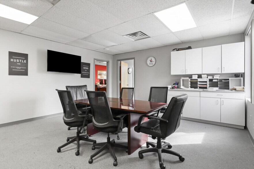 More Photos Of 111 Carpenter Dr, Sterling Office For Lease