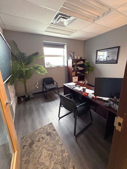 More Photos Of 100 Beta Dr, Canonsburg Warehouse For Lease