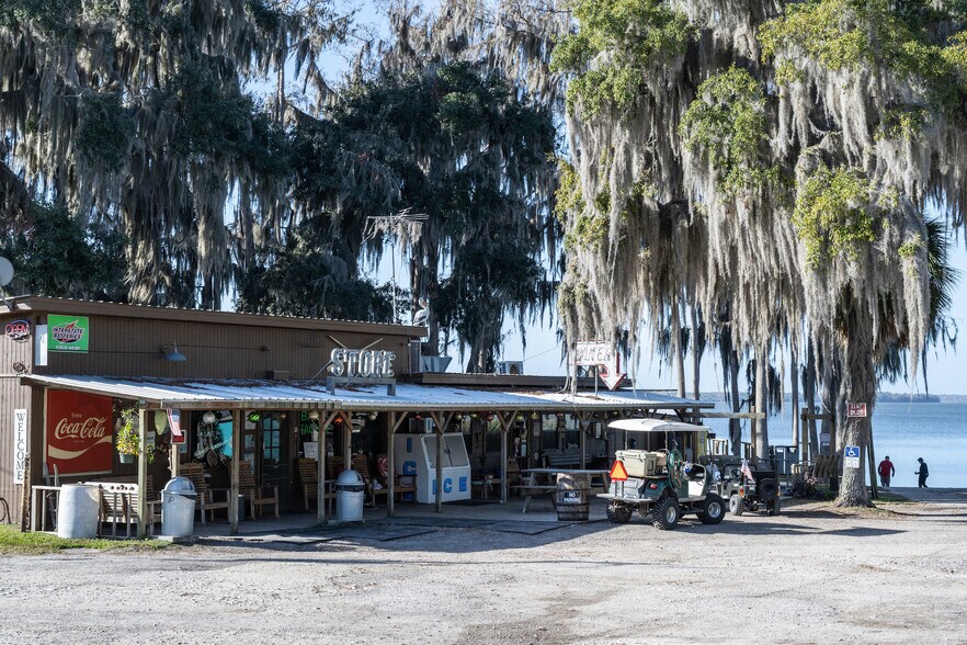 More Photos Of 15008 US 301, Hawthorne Manufactured Housing Mobile Home Park For Sale