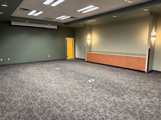 More Photos Of 1720 E Primrose St, Springfield Office For Lease