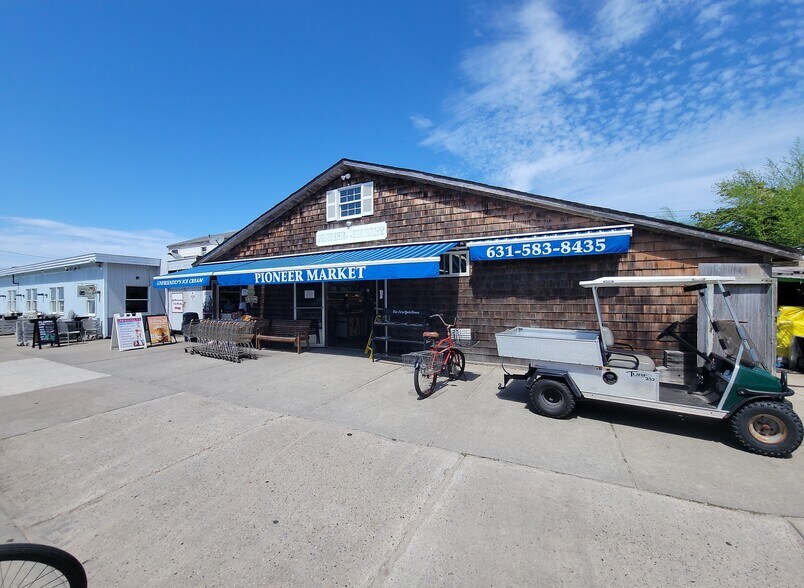 More Photos Of 21 Broadway ave, Fair Harbor Storefront Retail Residential For Sale