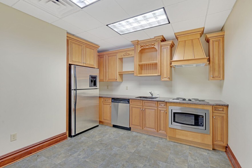 More Photos Of 1386 US Highway 22, Lebanon Unknown For Lease