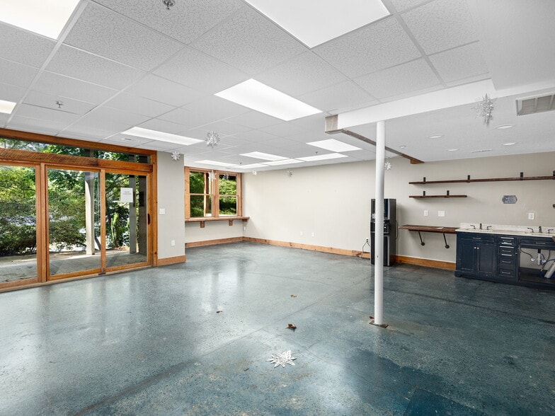 More Photos Of 447 Lily Pad Ln, Flat Rock Lodge Meeting Hall For Sale