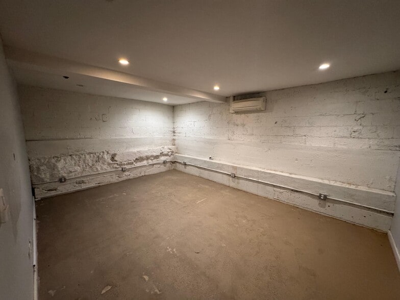 More Photos Of 346 Grand St, Brooklyn Apartments For Lease