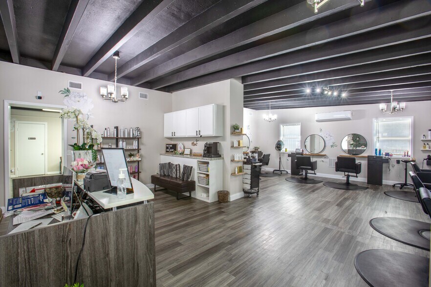 More Photos Of 1500 South St, Leesburg Storefront Retail Office For Sale