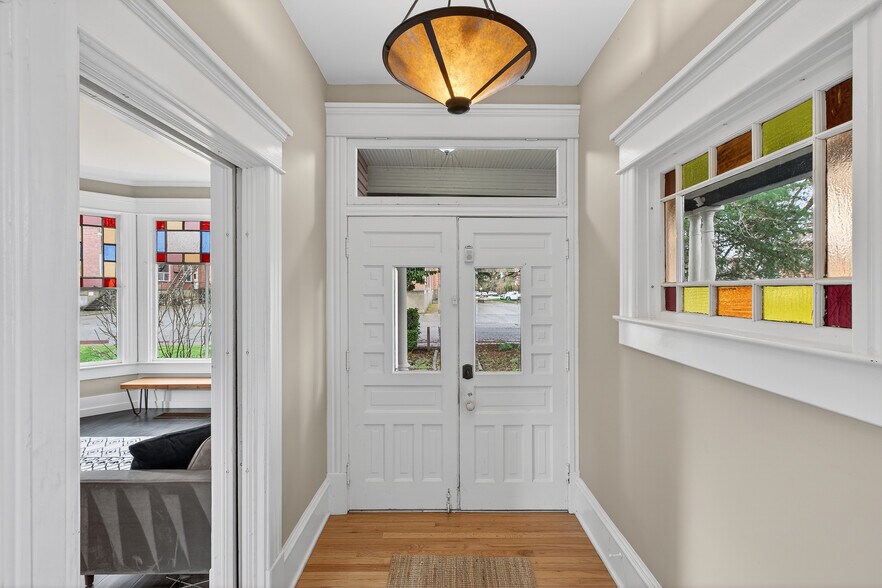 More Photos Of 1310 Ellsworth St, Bellingham Multifamily For Sale