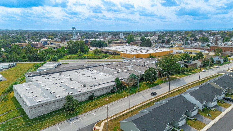 More Photos Of 433 Ridge Ave, Hanover Manufacturing For Sale