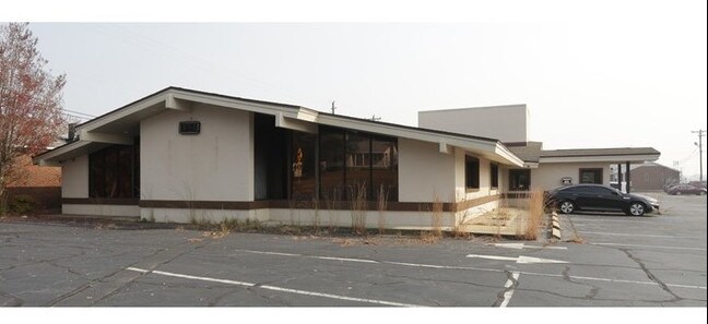 More Photos Of 351 Whitney Rd, Spartanburg Restaurant For Lease