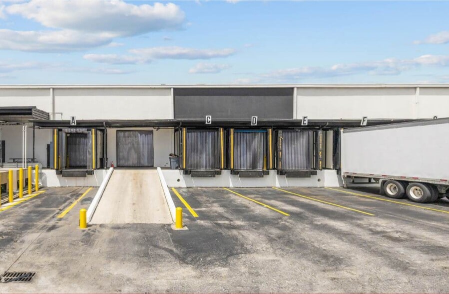 More Photos Of 7500 NW 25th St, Miami Warehouse For Sale