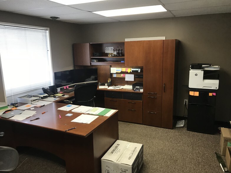 More Photos Of 2010 E Spruce Cir, Olathe Warehouse For Lease