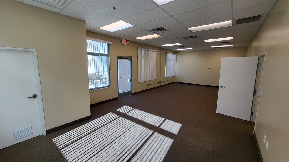 More Photos Of 7381 Prairie Falcon Rd, Las Vegas Medical For Lease