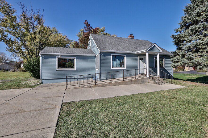 More Photos Of 8523 Cincinnati-Columbus Rd, West Chester Office For Sale