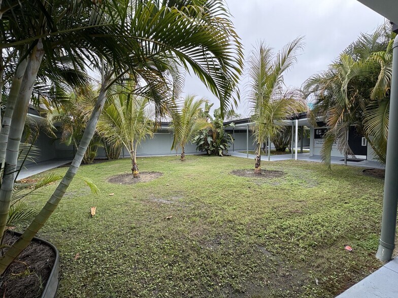 More Photos Of 1201 S Highland Ave, Clearwater Medical For Lease