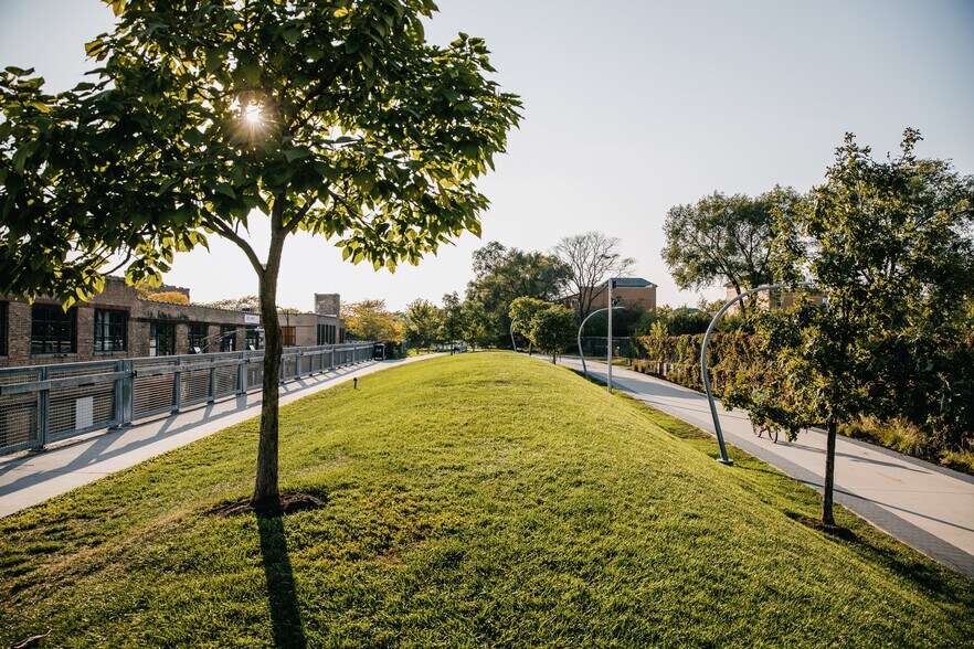 More Photos Of 1757 N Kimball Ave, Chicago Flex For Lease