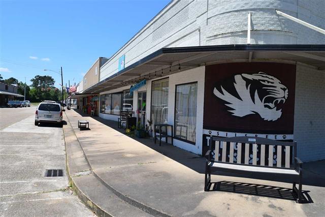 More Photos Of 165 E Avenue H, Silsbee Storefront Retail Office For Lease
