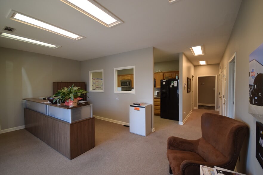 More Photos Of 170 Commerce Rd, Conway Warehouse For Sale