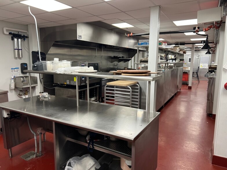 More Photos Of 28 Market St, Warren Theater Concert Hall For Sale