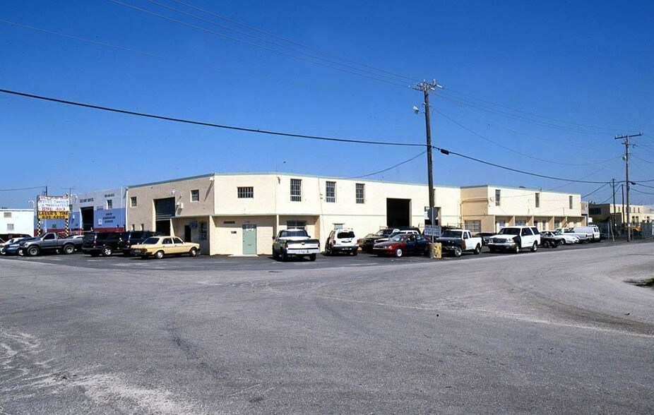 More Photos Of 7130 NW 35th Ave, Miami Warehouse For Lease