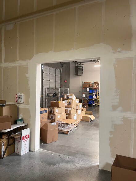 More Photos Of 3395 W Cheyenne Ave, North Las Vegas Light Manufacturing For Lease