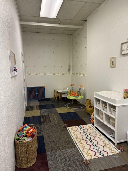 More Photos Of 2520-2598 Idaho St, Elko Storefront For Sale