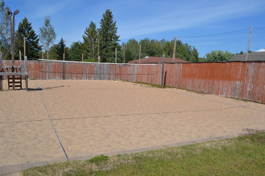 More Photos Of 1110 W Campus Ave, Wausau General Retail For Sale