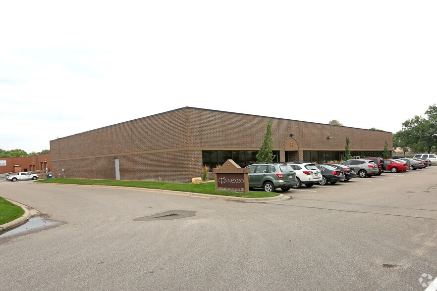 More Photos Of 9201 E Bloomington Fwy, Bloomington Distribution For Lease