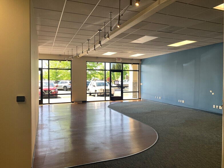 More Photos Of 2250 14th Ave SE, Albany Freestanding For Sale