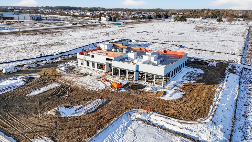 More Photos Of 13675 Brooks School Rd, Noblesville General Retail For Lease