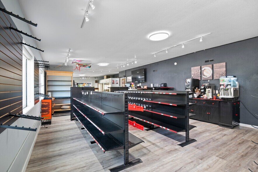 More Photos Of 2810 E Spencer Lake Rd, Shelton General Retail For Sale