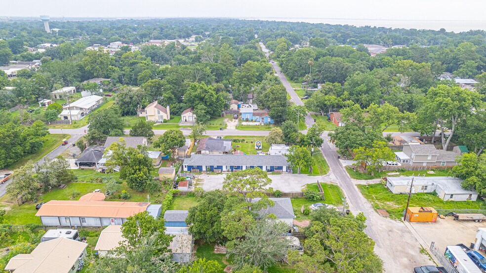 More Photos Of 4806 6th St, Bacliff Apartments For Sale