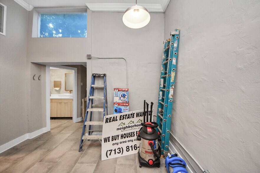 More Photos Of 4123 Highway 90, Brookshire Office For Sale