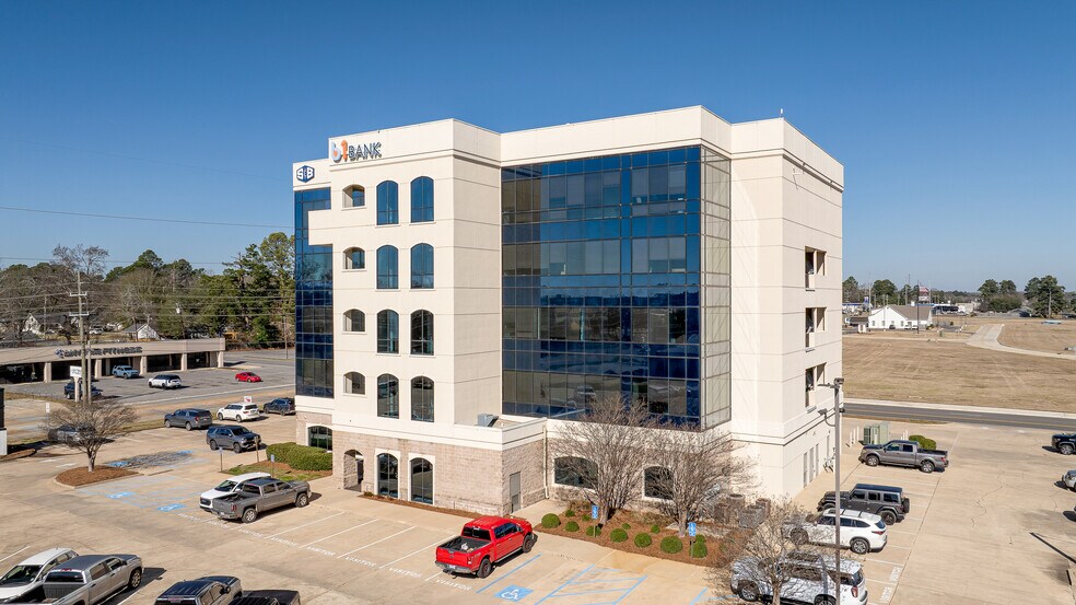 More Photos Of 2500 N 7th St, West Monroe Office For Lease