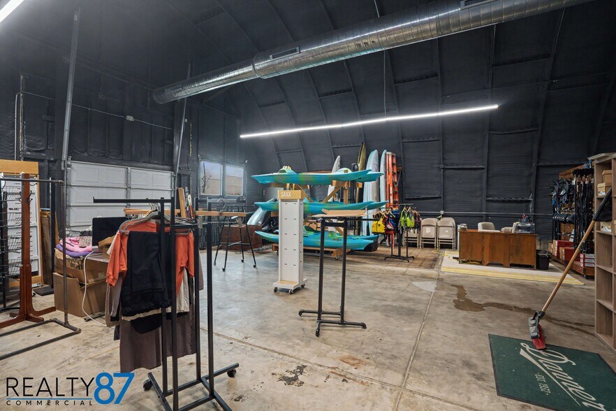 More Photos Of 44 17th Ave SW, Cedar Rapids Warehouse For Lease