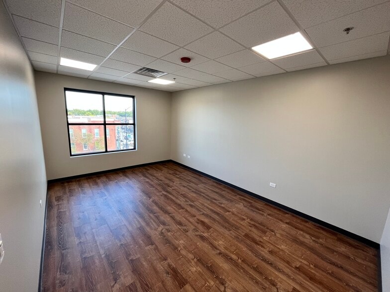 More Photos Of 113 Main St, Oswego Medical For Lease